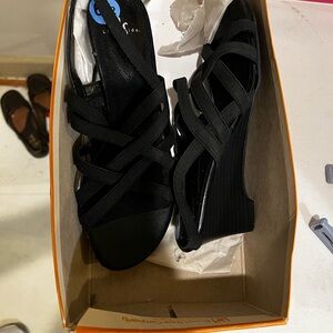 Life Stride Black Strappy Wedges